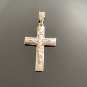 14 Karat White Gold Cross Pendant